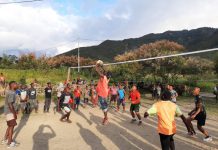 Penuh Keakraban, Satgas Pamtas RI-PNG Yonif Raider 514/Divif 2 Kostrad Melaksanakan Olah Raga Bersama Masyarakat