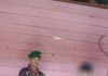 Warga Pekaulang Suka Rela Serahkan Senpi ke Satgas Yonif 734