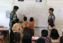Sahli Kasad dan Kemendikbud Kunjungi Satgas Yonif 303