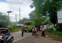 Akibat Rem Blong, Dum truck Seruduk Dum Truk Di Purwosari