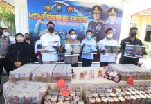 Polres Pasuruan Ungkap Ribuan Peredaran Kaleng Susu Kadaluarsa di Pasaran