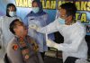 Ratusan Polisi yang Bertugas Sekat Pemudik di Mojokerto Jalani Tes Swab PCR