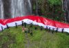 Hari Bhayangkara ke 75, Polres Lumajang Kibarkan Bendera Merah Putih Raksasa