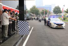Penerapan Hari Pertama PPKM Darurat, Polda Jatim Berangkatkan Patroli Show Of Force