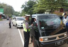 Tiga Hari Pelaksanan PPKM Darurat, Polres Blitar Tutup Kafe Hingga Putar Balik Puluhan Kendaraan dari Luar Daerah.