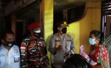 Dampak PPKM Level 4, Polres Muba Beserta Jajarannya Bagikan Sembako