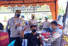 Polres Pamekasan Gelar Vaksinasi Mobile Presisi di Pasar Kolpajung