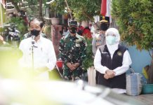 Presiden Jokowi Didampingi Forkompimda Jatim Tinjau Pelaksanaan Vaksinasi Door To Door