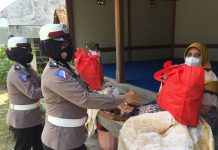 Jelang Hari Jadi Ke-73, Polwan Polres Bangkalan Salurkan 250 Paket Sembako Untuk Pelaku UMKM Batik