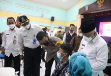 Forkopimda Kabupaten Malang Tinjau Pelaksanaan Vaksinasi Merdeka 5.000 Dosis di SMKN 1 Singosari