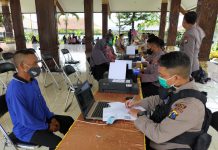 Polres Malang Salurkan Bantuan Bagi Pedagang Kecil di Wilayah Malang Utara
