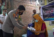 Percepat Vaksinasi Lansia, Kapolresta Mojokerto Door To Door dengan Kendarai Motor Vaksin