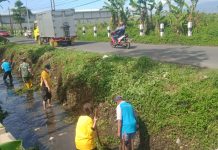 Antisipasi Banjir, Kapolsek Pakis Ajak Warga Kerja Bakti Bersihkan Sungai