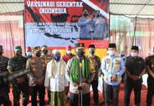 Kapolda Jatim Tinjau Vaksinasi di Ponpes Bangkalan