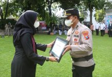 Hari Kesehatan Nasional 2021, Bupati Ipuk Beri Penghargaan Kepada Polresta Banyuwangi