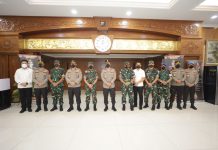 Tingkatkan Sinergitas TNI-Polri, Kapolda Jatim Menyambut Kunjungan Kehormatan Pangdam V Brawijaya