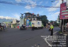 Anggota Polsek Karangploso Laksanakan Poros Pagi Sebagai Wujud Pelayanan Kepada Masyarakat