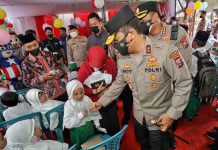 Kapolda Jatim Cek Vaksinasi Merdeka serentak, Target 19.506 Dosis se Jawa Timur