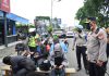 Cegah Penyebaran Omicron, Polisi Sidoarjo Rutin Vaksinasi di Wilayah Perbatasan