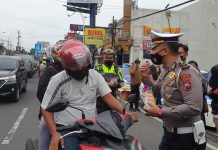 Polresta Makota Kampanyekan Prokes dan Disiplin Lalu-lintas pada Valentine Day