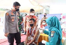 Kejar target 100 Persen, Polresta Mojokerto Vaksinasi Booster Karyawan Perusahaan