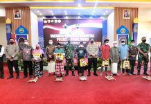 Wakapolda Jatim Tinjau Vaksinasi Serentak di Ponpes Nurul Jadid Probolinggo