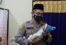 Kapolres Bondowoso Beri Bantuan Perlengkapan Bayi Yang Baru Ditemukan