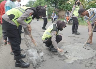 Operasi Keselamatan Semeru 2022 di Tengah Covid -19, Ini Aksi Polwan Polres Ponorogo
