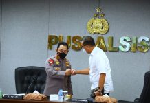 Kapolri Instruksikan Kapolda Pastikan Minyak Goreng Tersedia di Pasar Tradisional dan Modern