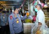 Kapolri Turun Langsung ke Pasar Pastikan Stok Minyak Goreng Untuk Warga Aman