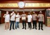 Kapolda Jatim Irjen Nico Menerima Penganugrahan PWI Jatim Award Kategori Tokoh Daerah Bidang Public Health Leaders
