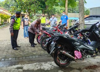 Pelihara Kamtibmas Polisi Jombang Mengamankan 10 Pembalap Liar di Ring Road Mojoagung