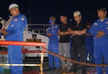 Akrabnya Polisi dan Nelayan Surabaya, Berbuka Puasa,Sholat dan Sahur di Tengah Laut