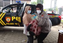 Srikandi Polwan Polres Malang Layani Vaksinasi Disabilitas dengan Sepenuh Hati