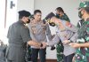 Kapolres Malang Sambut Kedatangan Gubernur Lemhannas RI beserta Rombongan di Bandara Abdulrahman Saleh