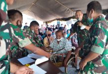 Haru, TNI bantu Penyandang Disabilitas terima BLT
