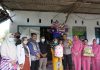 Kapolres Sampang Berikan Bantuan Sosial kepada Balita Kecanduan Aroma Bensin