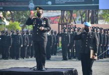 Di Hari Kemerdekaan Republik Indonesia, Kapolresta Sidoarjo Berikan Penghargaan Anggota