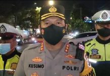 Dikira Razia, Ternyata Polisi Sidoarjo Bagikan BBM Gratis
