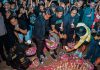 Ribuan Bonek dan Personil Polri Polrestabes Surabaya Gelar Doa Besama Untuk Korban Tragedi Kanjuruhan