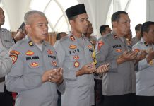 Bentuk Rasa Duka, Polres Pasuruan Melaksanakan Sholat Ghoib Dan Doa Bersama Untuk Korban Tragedi Stadion Kanjuruhan