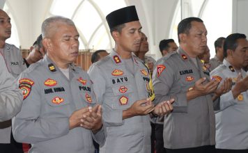 Bentuk Rasa Duka, Polres Pasuruan Melaksanakan Sholat Ghoib Dan Doa Bersama Untuk Korban Tragedi Stadion Kanjuruhan