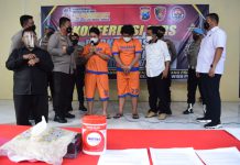 Emosi Lempar Batu dan Ambil HP Korban, Dua Pemuda Diamankan Polisi
