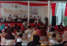 100 Anak Ikut Khitan Masal Di Halaman Kantor DPRD Kabupaten Pasuruan
