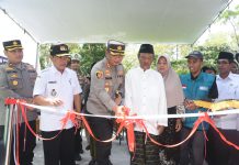 Polres Lamongan Bantu Bedah Rumah Warga yang Tak layak Huni