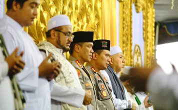 Polrestabes Surabaya Dzikir dan Sholawat Bersama Bonek Surabaya Utara Jelang Sidang Tragedi Kanjuruhan