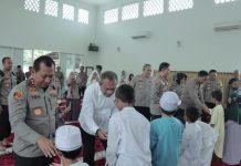 Kapolda Jatim Lakukan Penghijauan dan Santuni Anak Yatim di Kota Malang