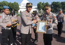 Wujud Apresiasi, Kapolres Pasuruan Berikan Penghargaan Kepada Anggota Berprestasi