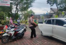 Polri Peduli, Polres Lamongan Door To Door Kunjungi dan Antar Warga Lansia Untuk Berobat