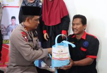 Polri Peduli, Kapolres Bojonegoro Salurkan Bansos Untuk Warga dan Para Penyandang Disabilitas